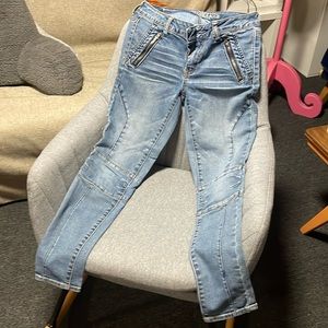 Moto jeans, super cool!